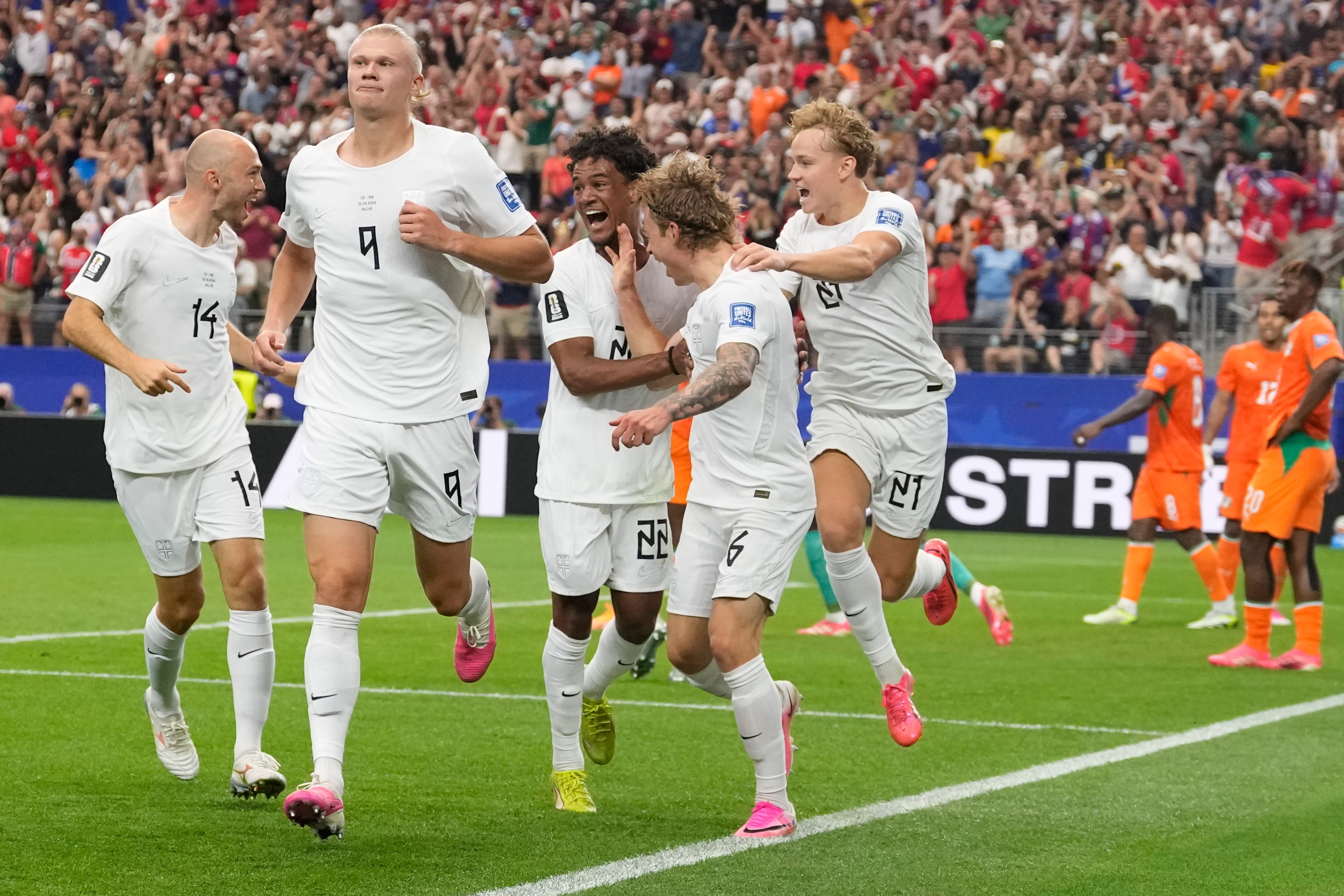 Erling Haaland celebra el gol del triunfo ante Costa de Marfil