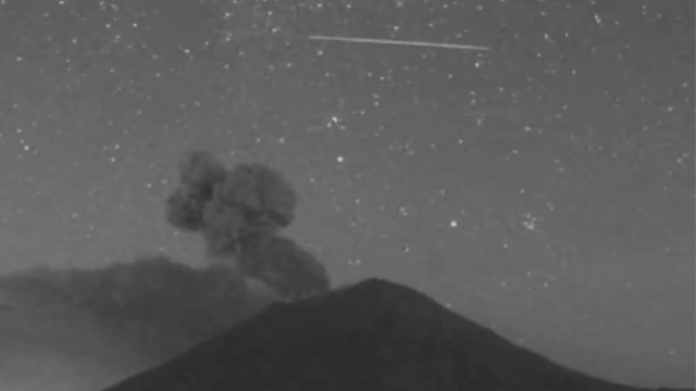 ¿Qué pasa con el Volcán Popocatépetl hoy 5 de marzo? Explosión de esta noche es adornada con estrella fugaz