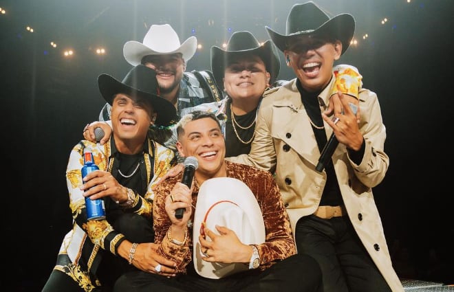 Grupo Firme