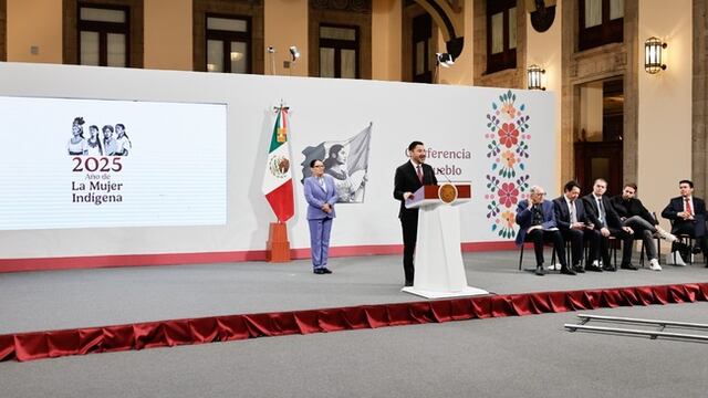 Martí Batres presenta el Decálogo para una Alimentación y Vida Saludable en la Mañanera del Pueblo.