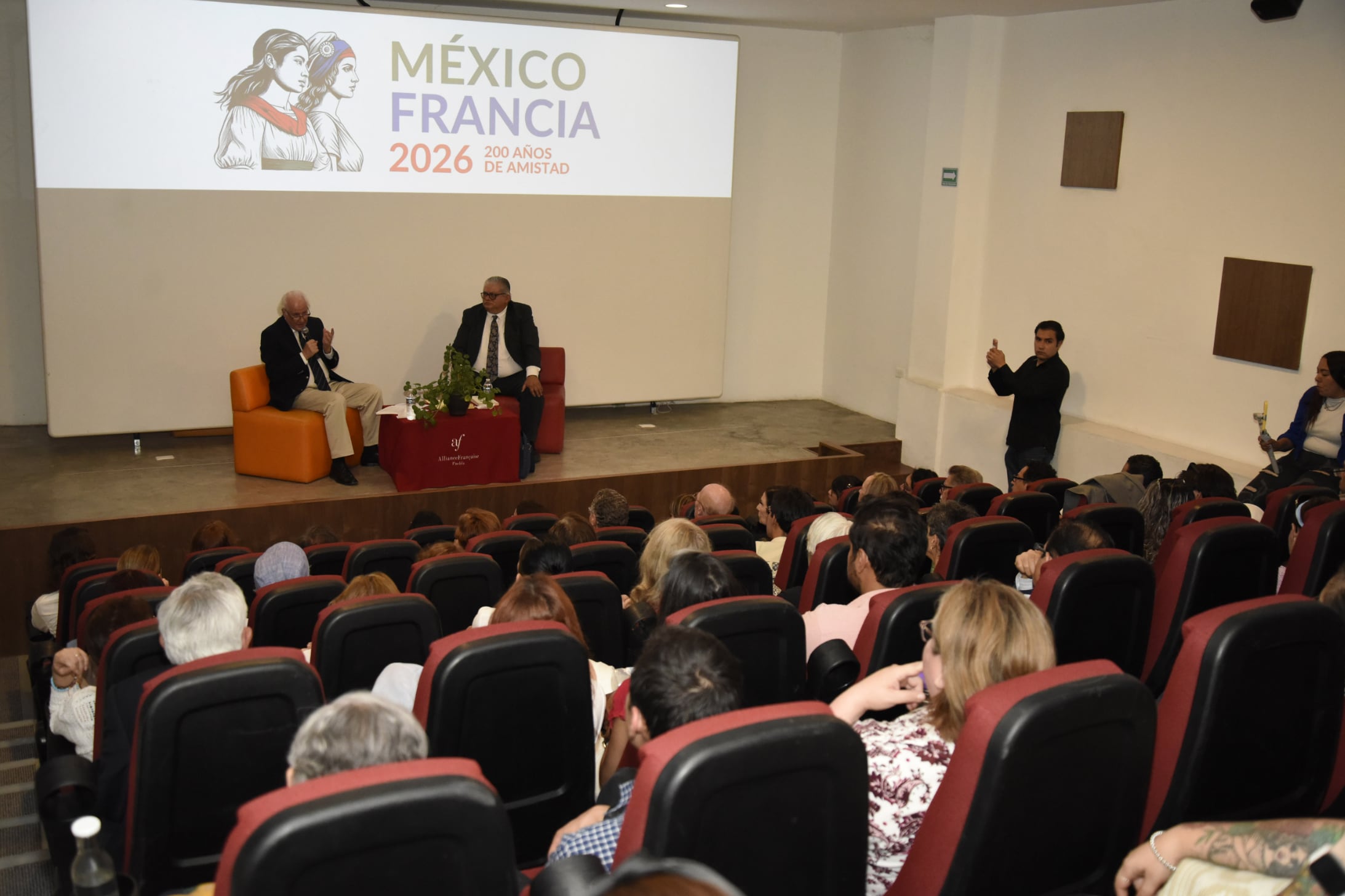 BUAP impulsa el diálogo cultural entre México y Francia