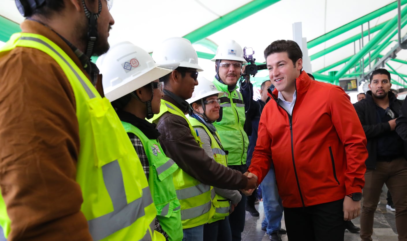 Samuel García inaugura restauración de la Línea 2 del Metrorrey