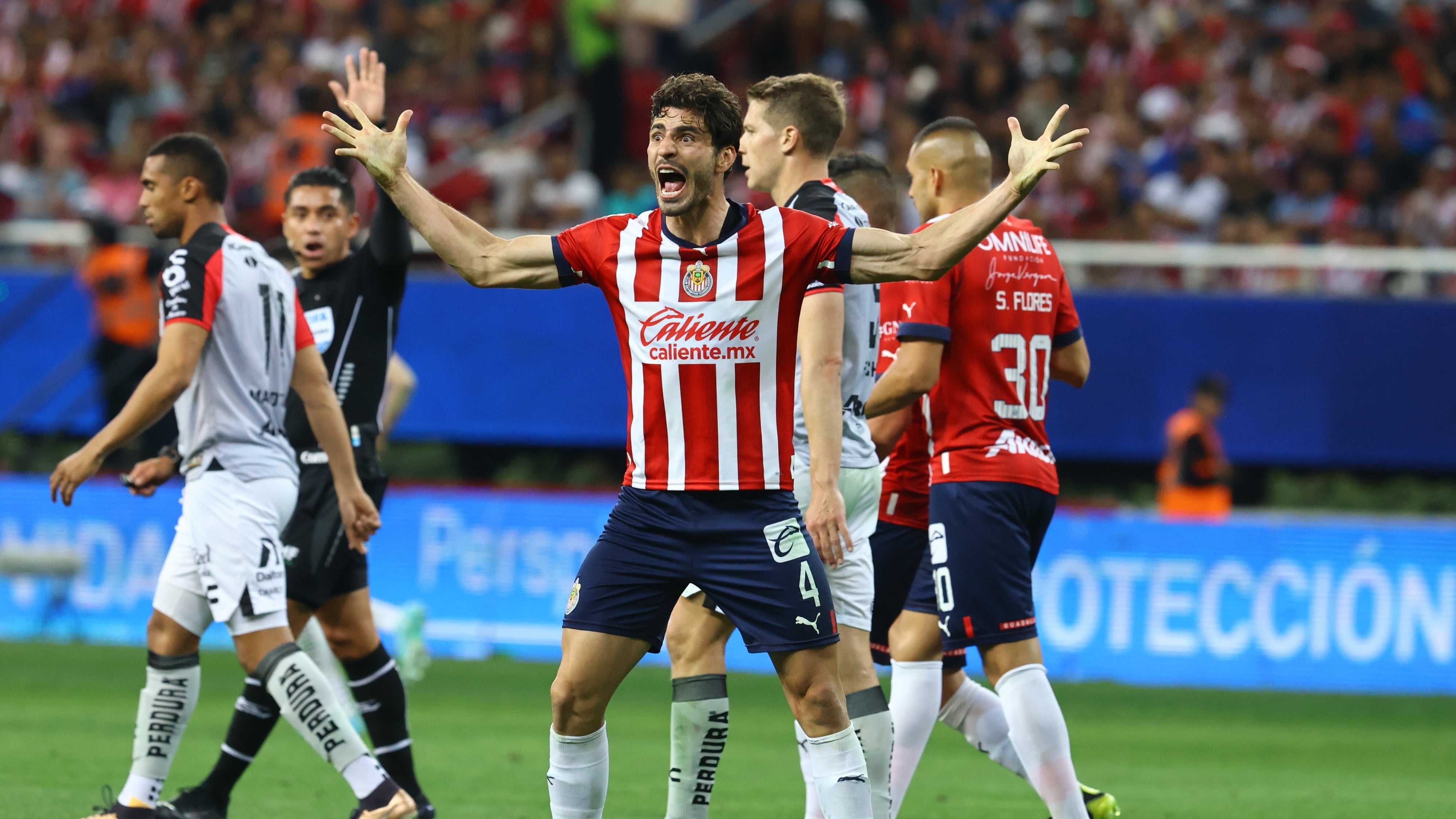 Club Chivas.