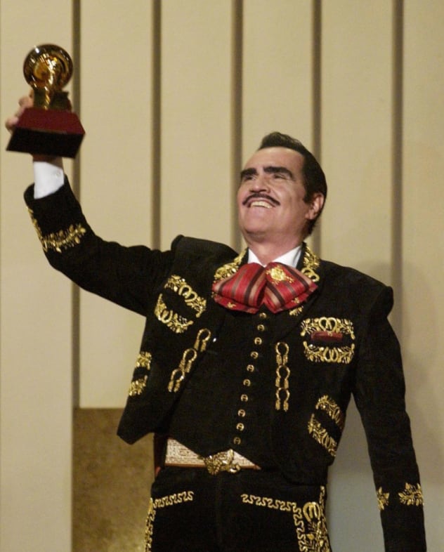 Vicente Fernández con Premio Grammy