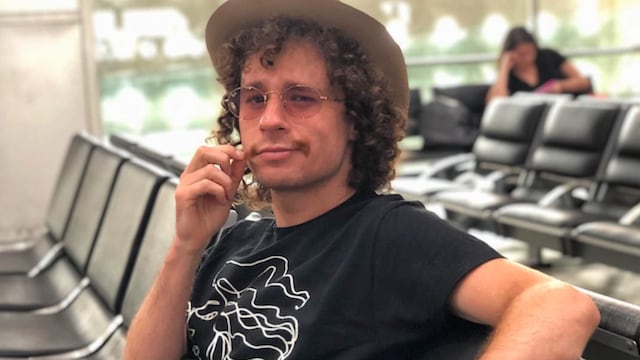 Luisito Comunica choca auto de lujo en Dubai