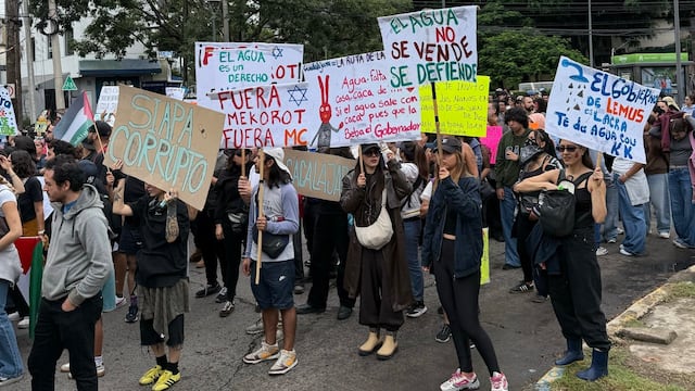 “Queremos agua limpia”: protestan en Guadalajara por suministro limpio