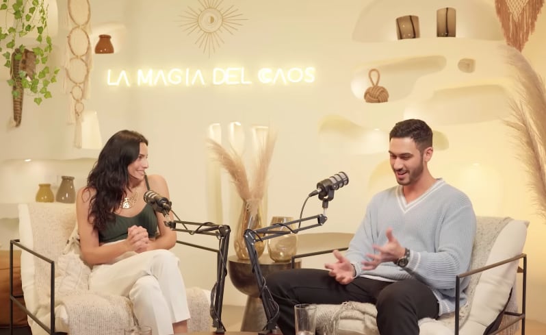 Alejandro Speitzer y Aislinn Derbez