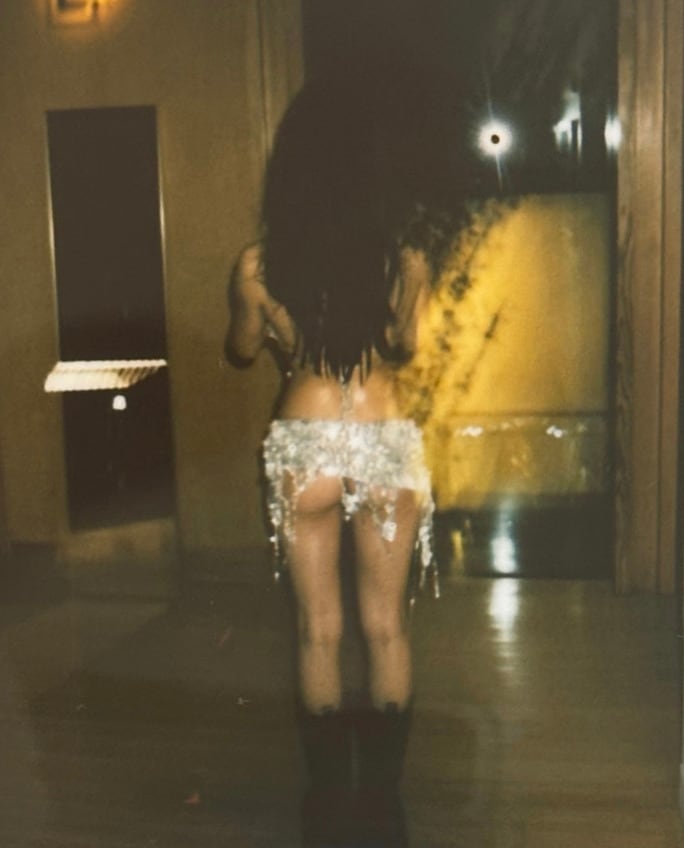 Danna Paola presume su outfit que deja poco a la imaginación