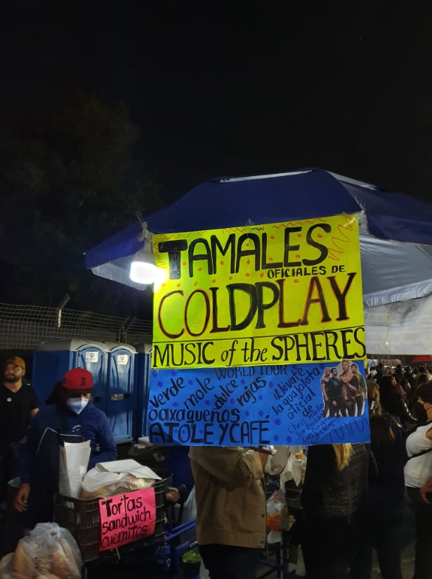 Puesto de tamales de Coldplay