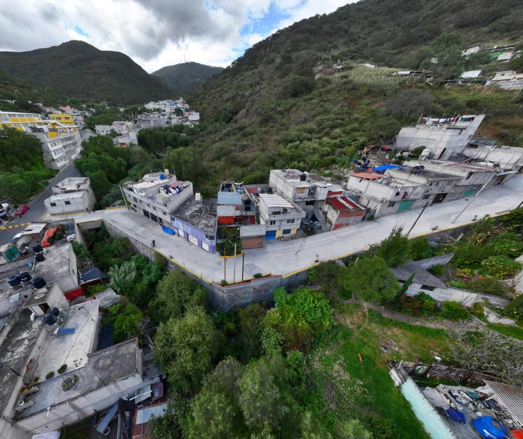 Azucena Cisneros entrega calles de concreto hidráulico en San Andrés de la Cañada