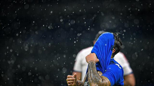 Los aficionados de Cruz Azul estallaron contra los jugadores del equipo tras sumar una nueva derrota en casa.