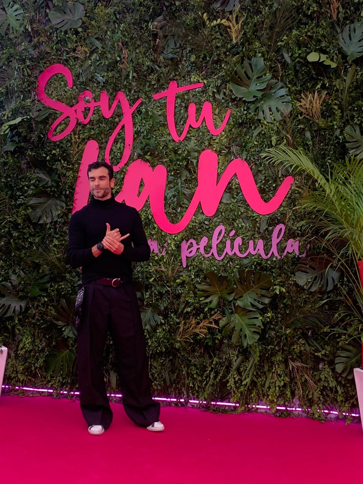 Gonzalo García , alfombra rosa de Soy tu fan la película