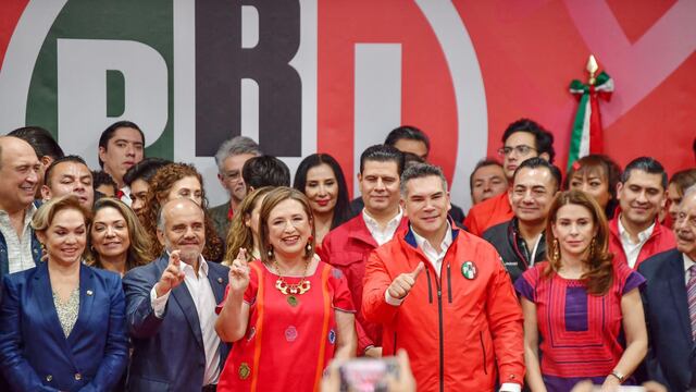 Xóchitl Gálvez se registró como precandidata ante la militancia del PRI