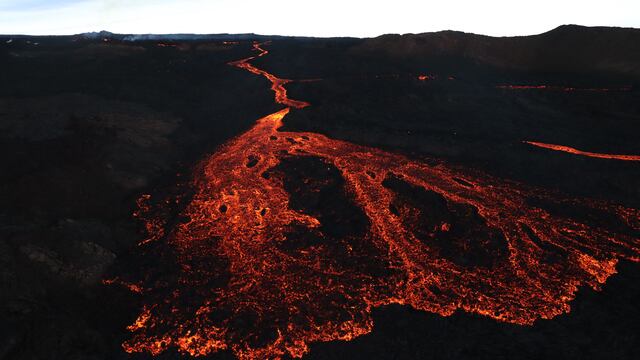 Volcán Mauna Loa y su nube de azufre