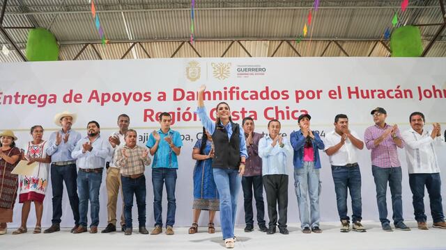 Evelyn Salgado lleva ayuda humanitaria a Costa Chica