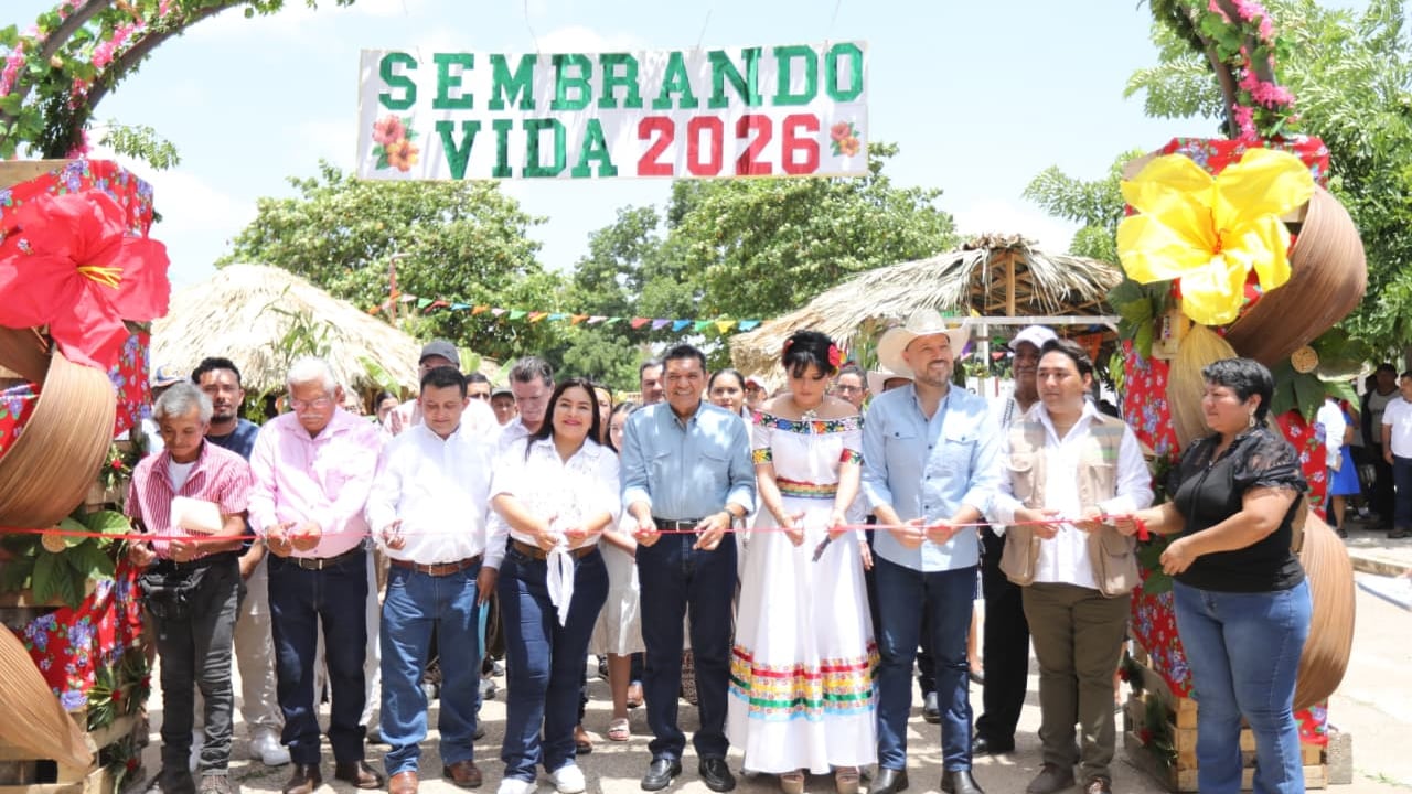 Javier May evalúa avances de Sembrando Vida en Tenosique