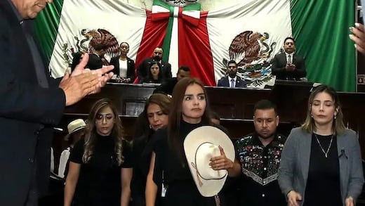 Grecia Quiroz busca registrar las marcas Carlos Manzo y Movimiento del Sombrero