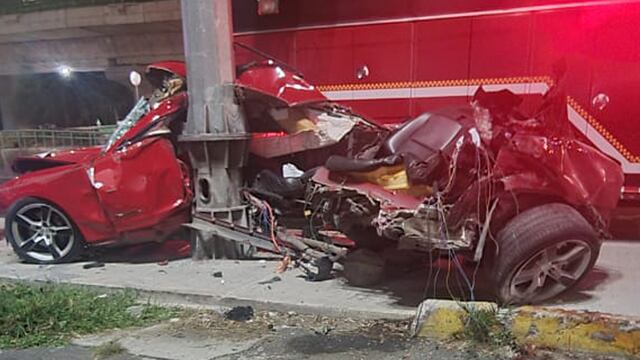 Auto Camaro destrozado