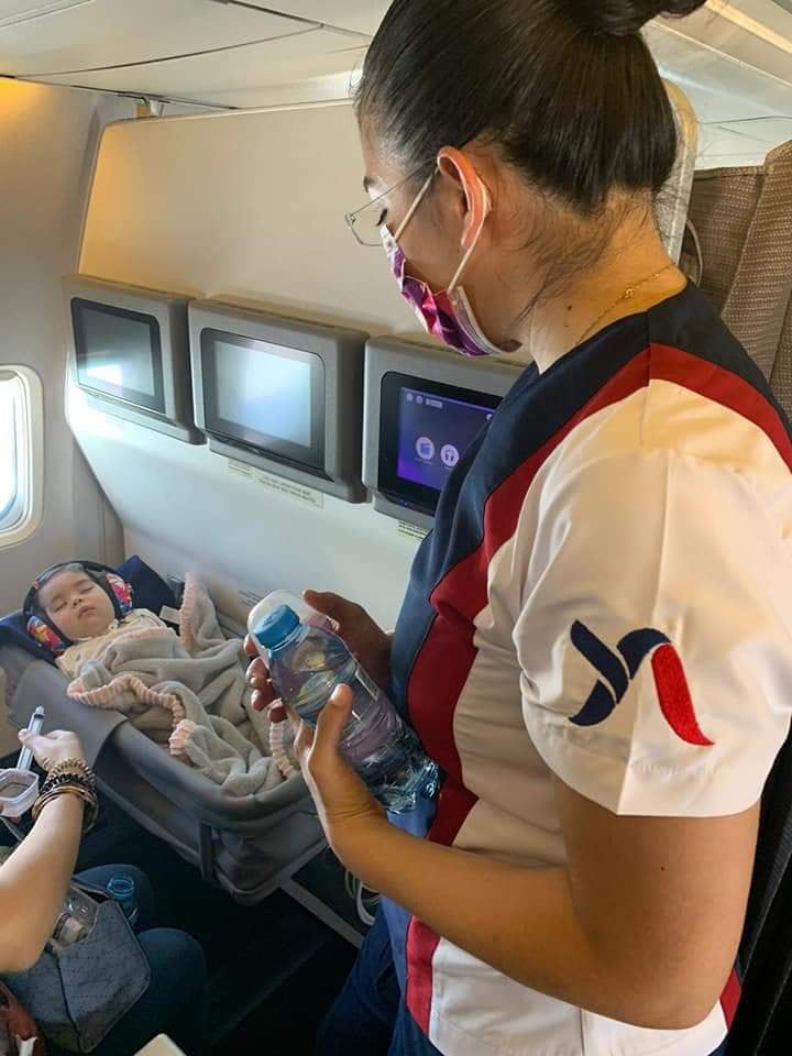 Marco Malaigia, con su hija Emilia, de 6 meses, en el Bambino Gesú