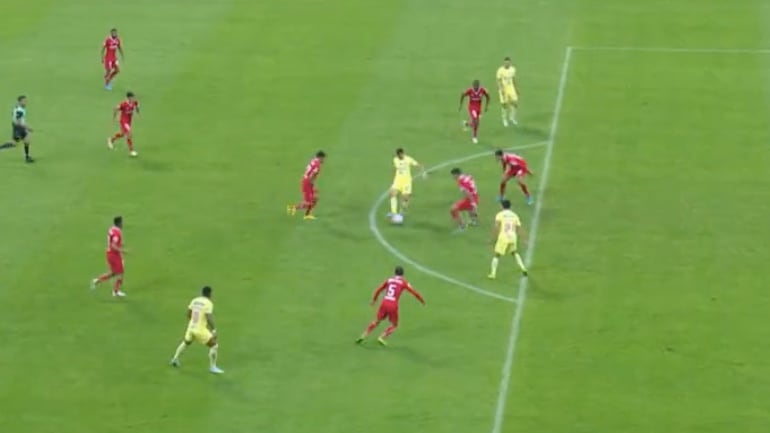 VIDEO: Luis García y Christian Martinoli pelean por el gol anulado de Henry Martín; “Llamen a la policía”