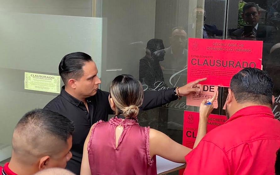 Sellos de clausura colocados en la casa de Gustavo M. de la Garza Ortega/Foto: Plácido Garza