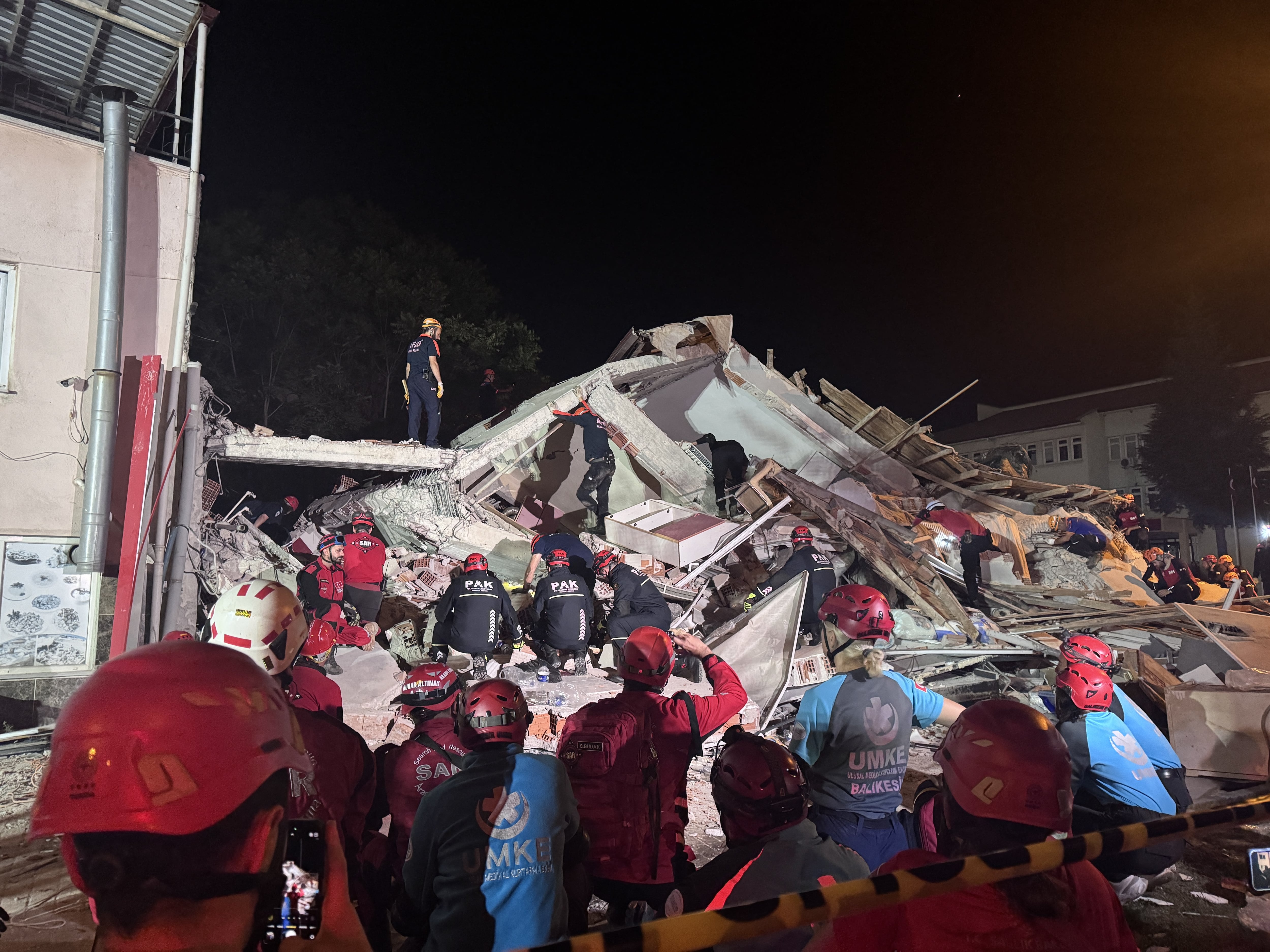Terremoto en Turquía: Las fotos y videos del sismo de magnitud 6.1 que sacudió a Estambul