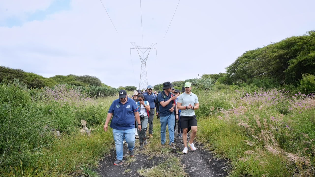 Felifer Macías recorre Peña Colorada dentro de la iniciativa Explora Querétaro
