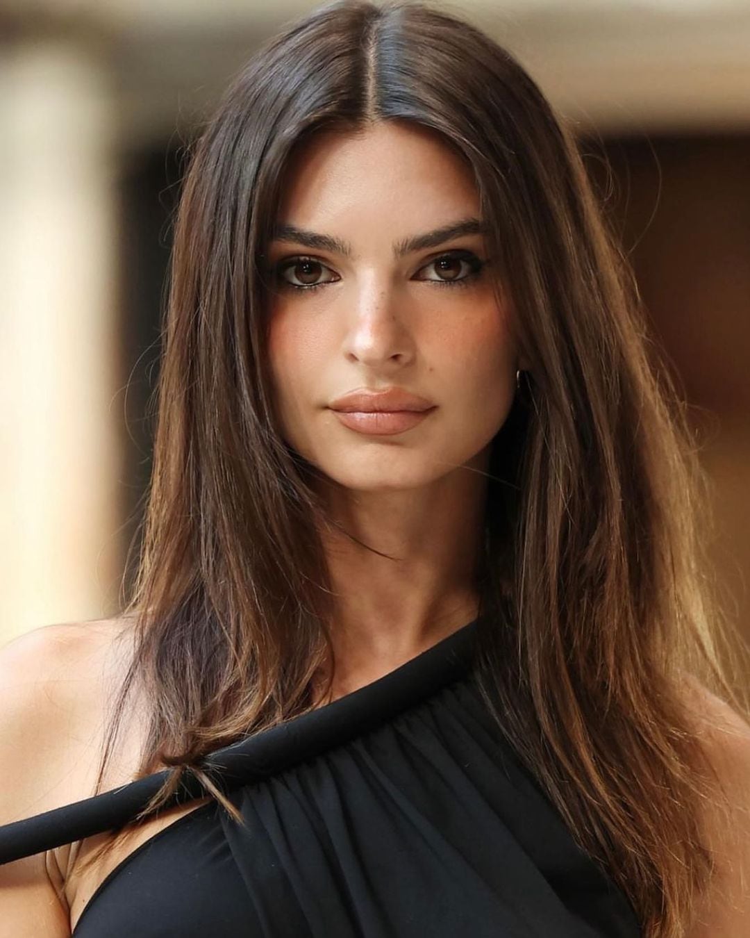¿Quién es Emily Ratajkowski, la supermodelo y nueva novia de Brad Pitt?