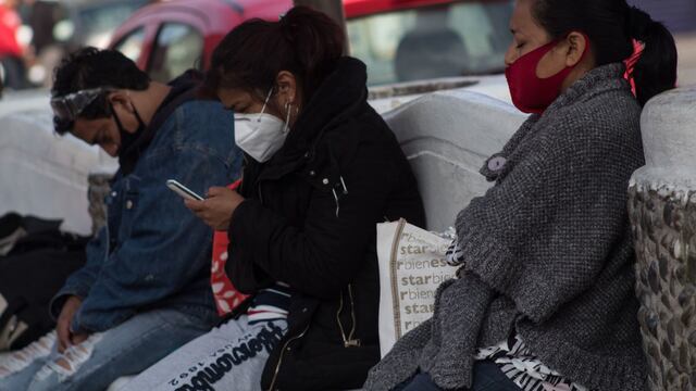 Familiares de pacientes con Covid-19