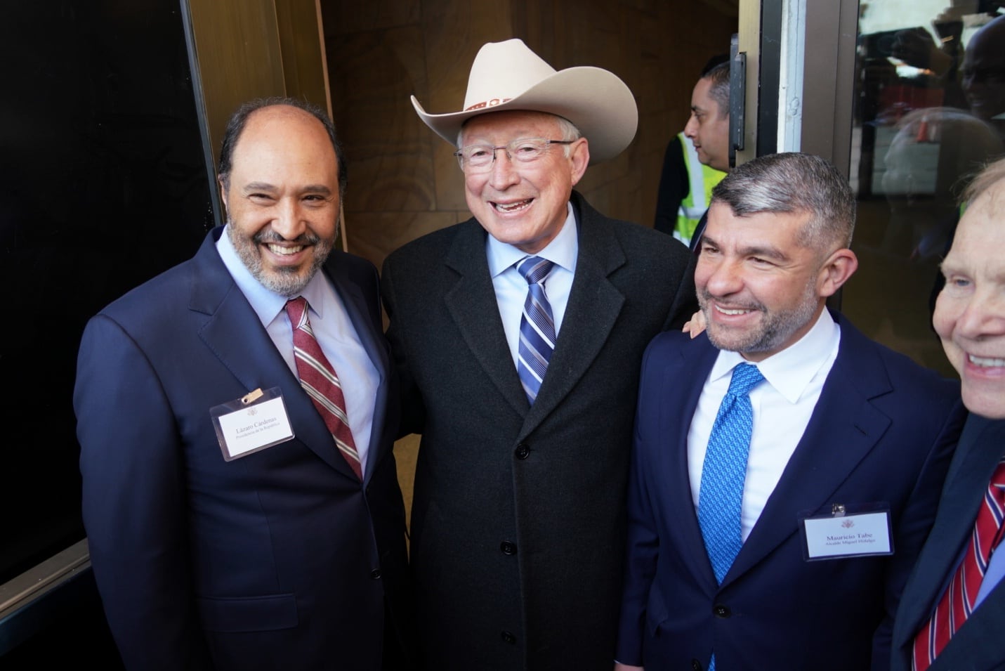 Ken Salazar en uno de sus últimos eventos como embajador