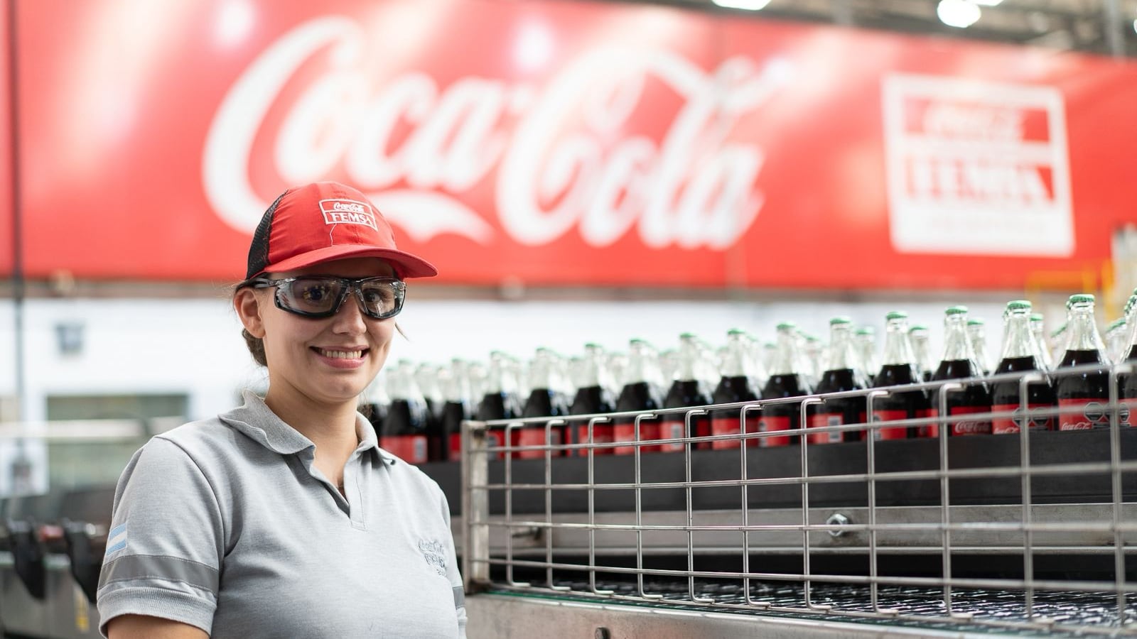 FEMSA supera 33 mil puntos de venta y crece 7.6% en 2025