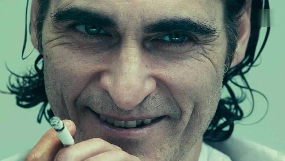 Joaquin Phoenix como Arthur Fleck