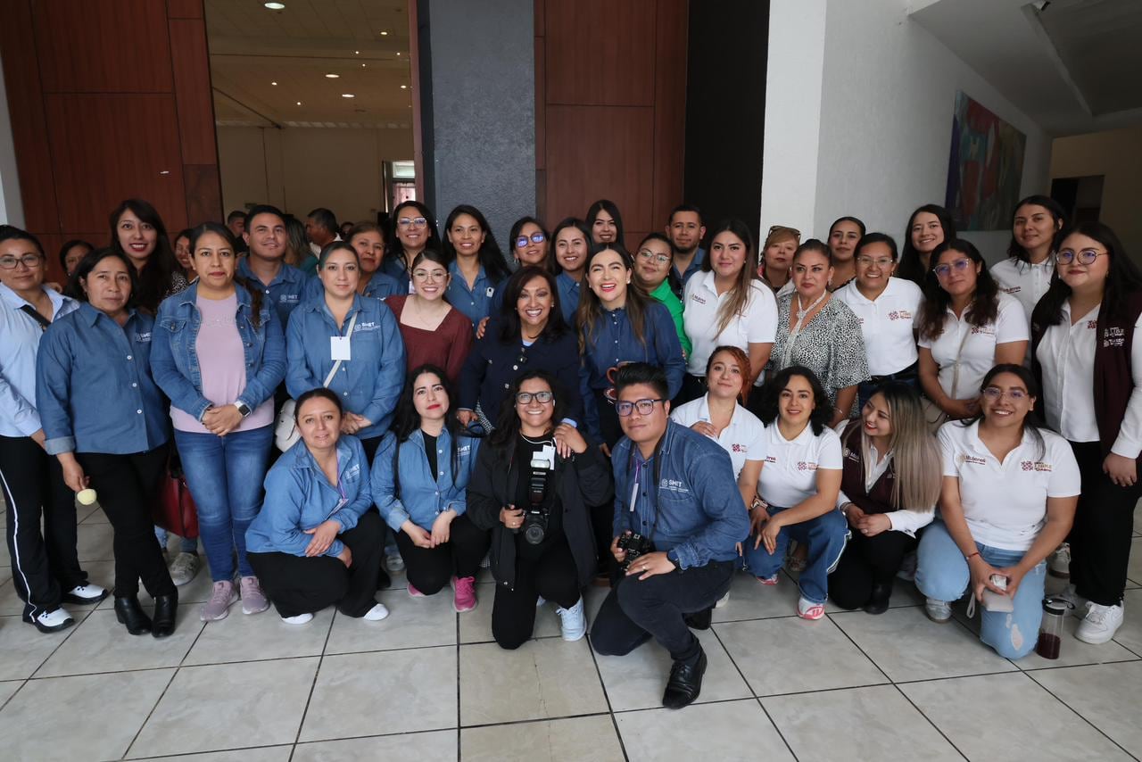 Lorena Cuéllar resalta avances en programas para mujeres en Tlaxcala.