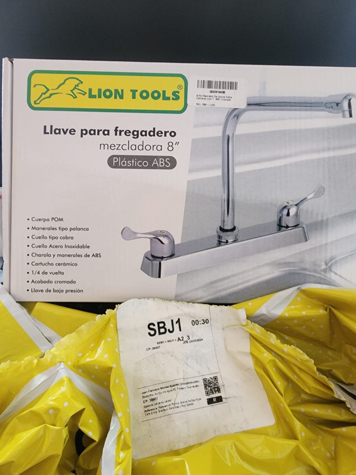 Compró en Mercado Libre un iPhone 15 Pro Max y recibió una llave