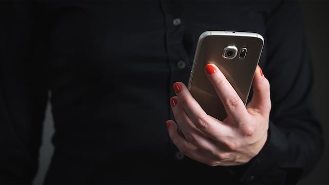 Teléfono celular.