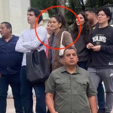 Rosalía sorprende al asistir a evento de “farmear aura” en La Condesa, CDMX