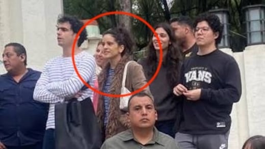 Rosalía sorprende al asistir a evento de “farmear aura” en La Condesa, CDMX