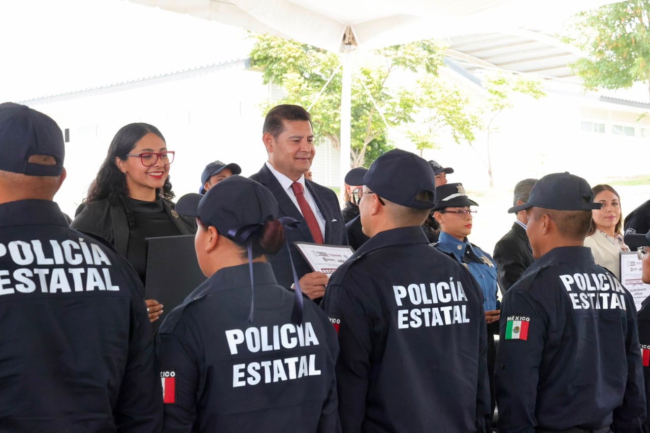 Alejandro Armenta incorpora 330 nuevos policías para fortalecer la seguridad en Puebla.