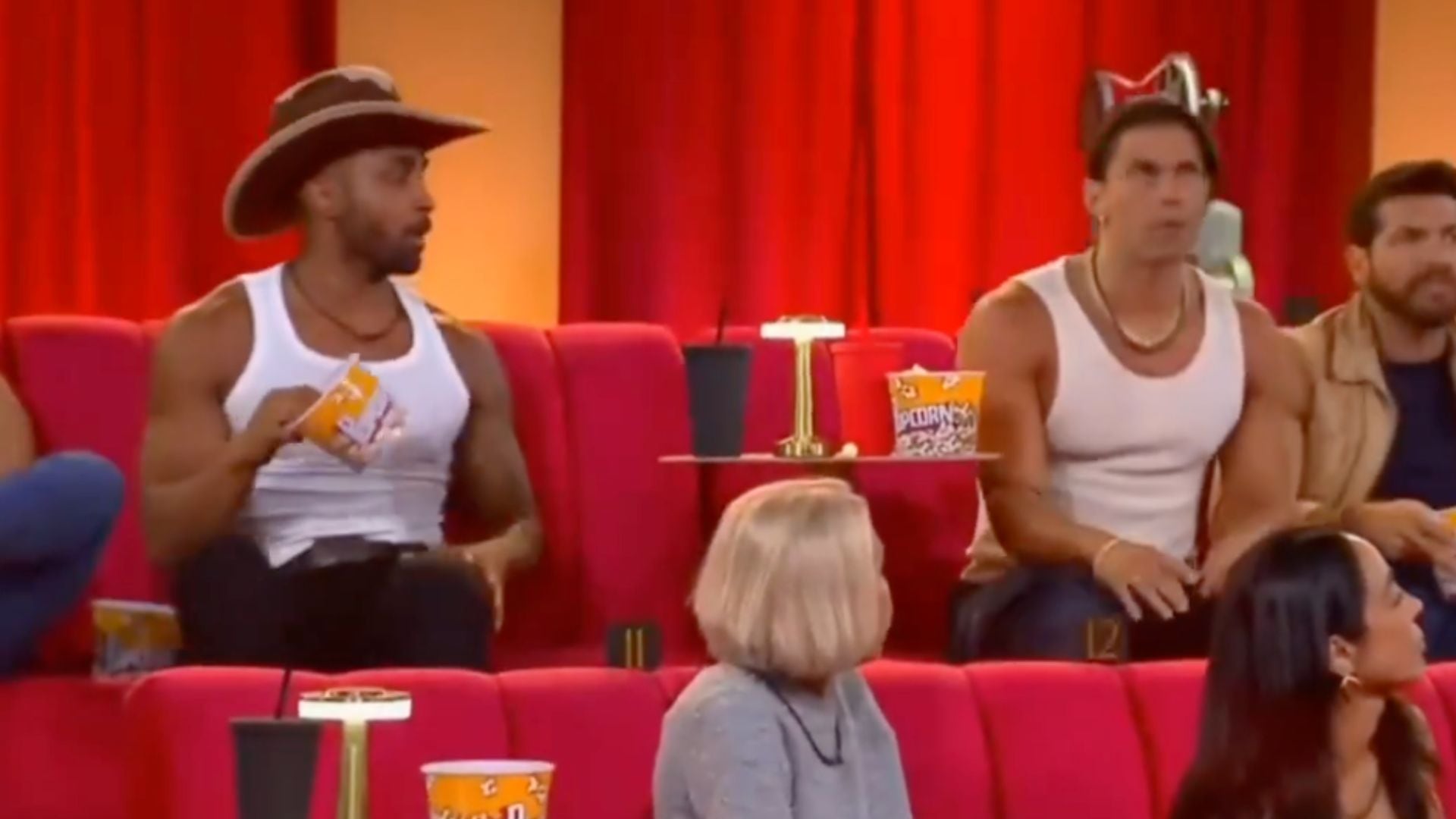 Carlos Cruz “Caramelo” y Luca Onestini en La Casa de los Famosos All Stars