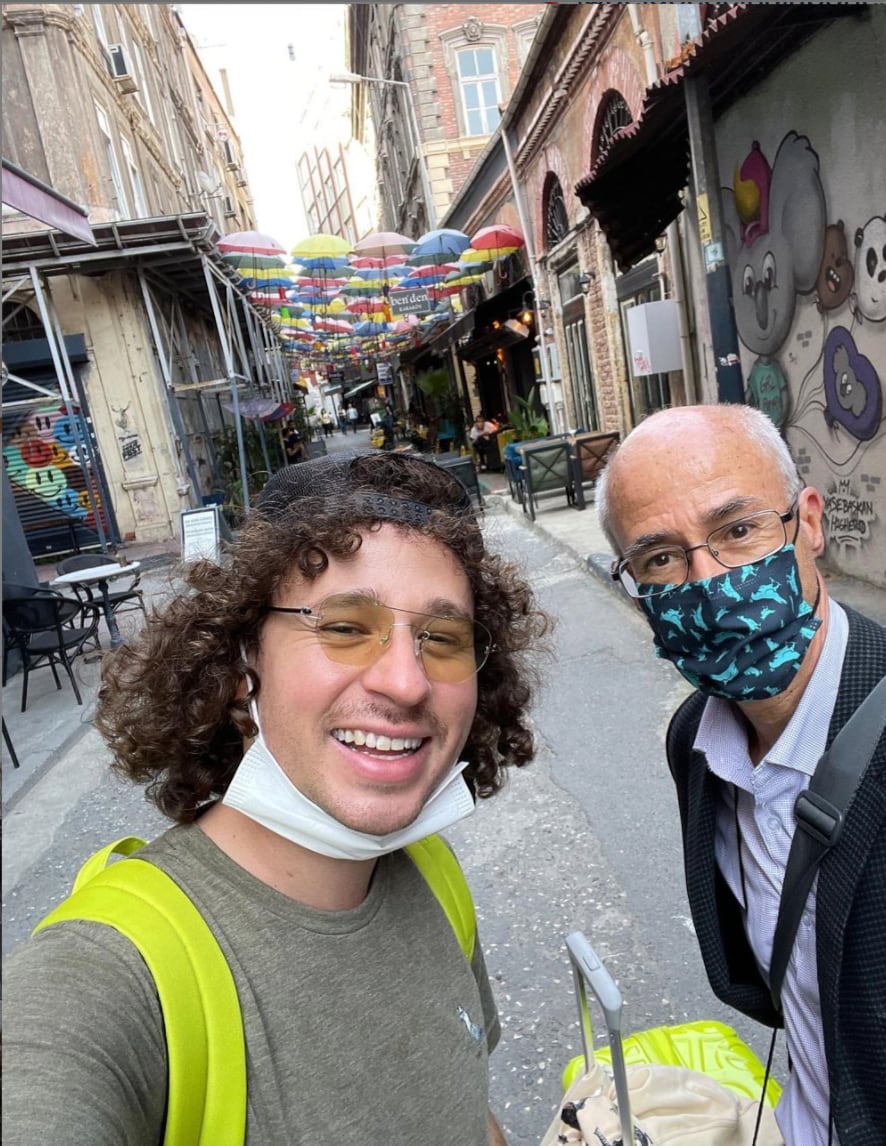 Luisito Comunica y su papá, en Turquía