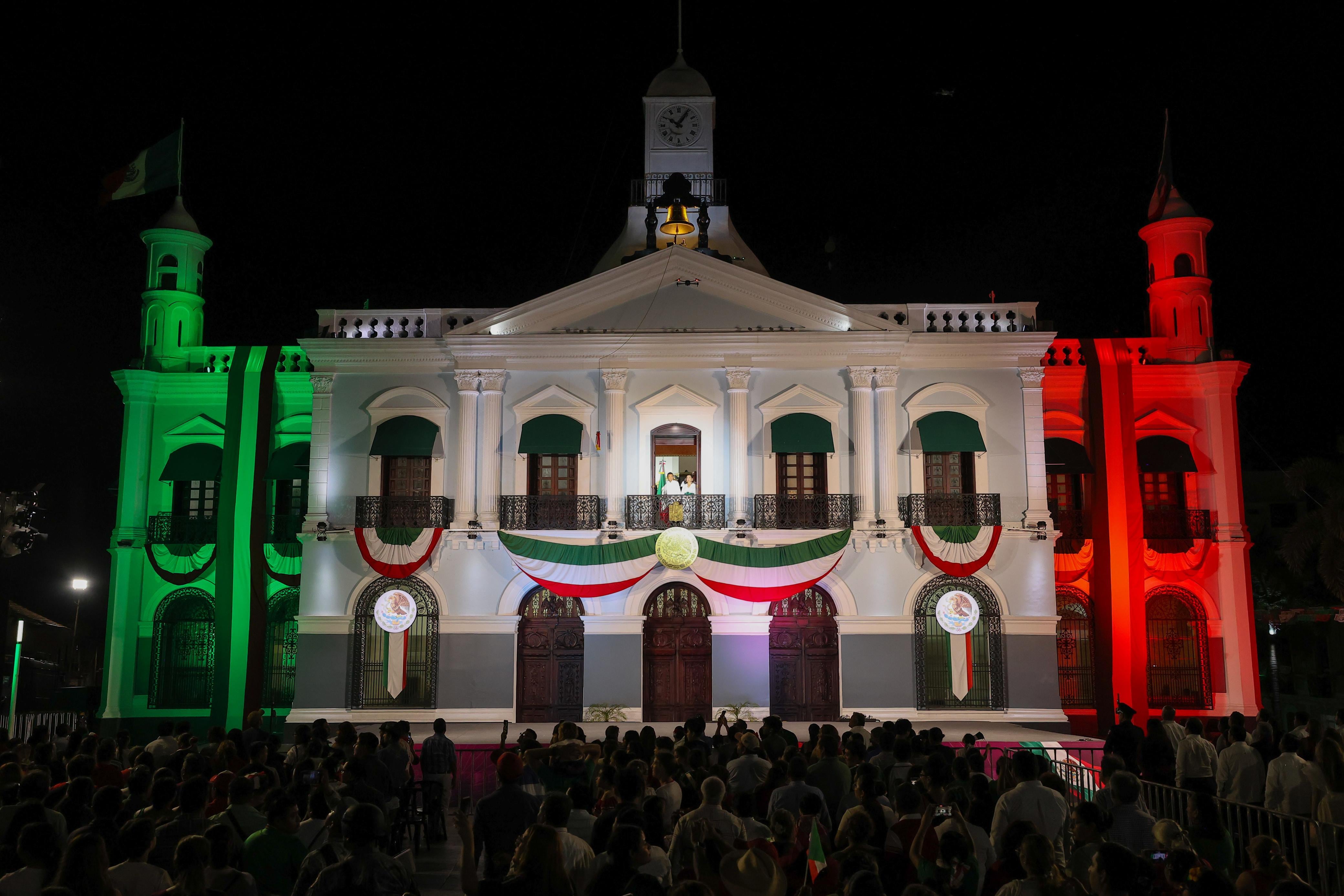 Javier May da Grito de Independencia en Tabasco.