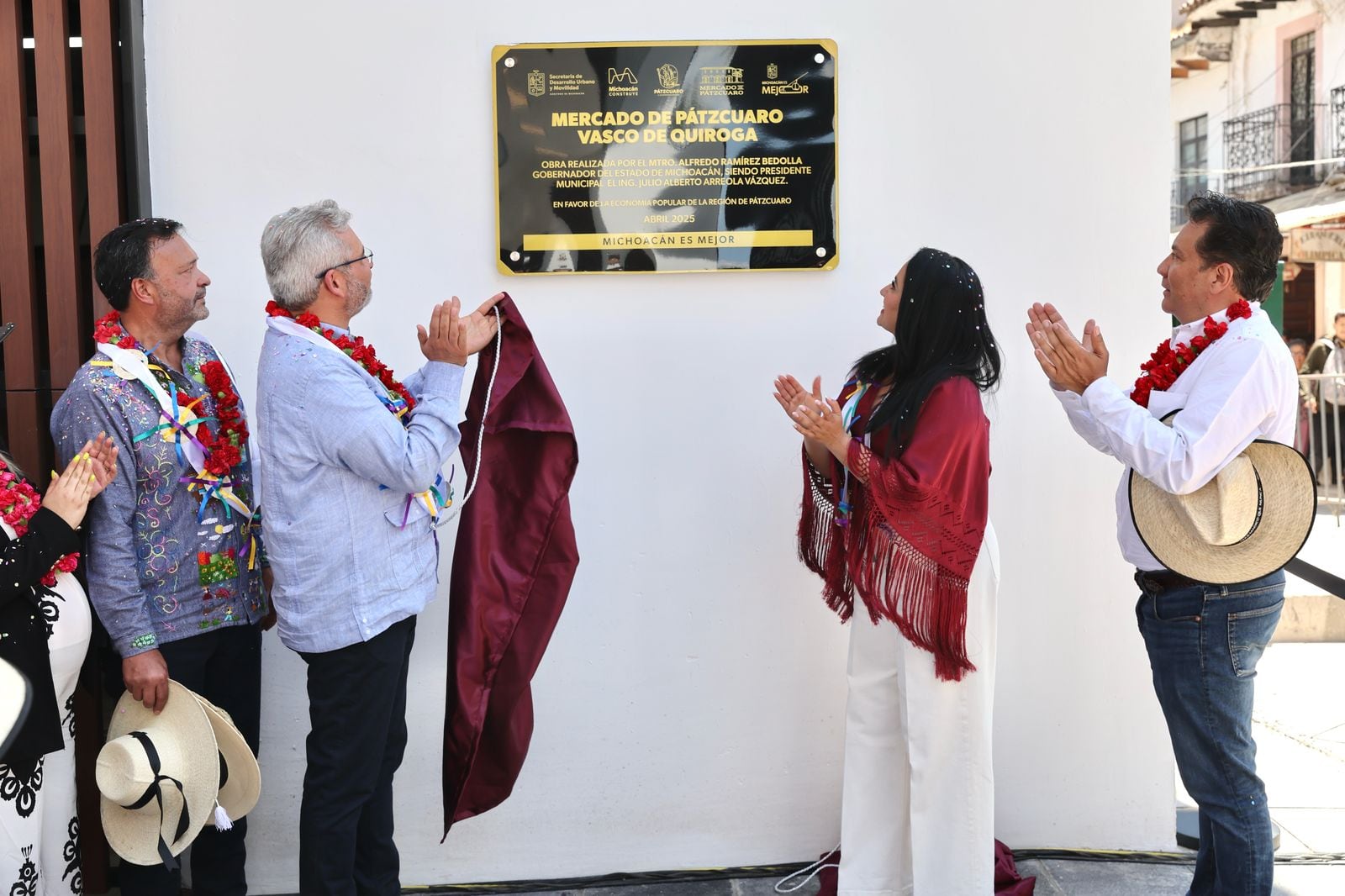 Alfredo Ramírez Bedolla inaugura nuevo mercado de Pátzcuaro
