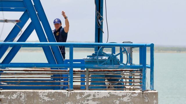 Samuel García, gobernador de Nuevo León, realizó un recorrido por la Presa El Cuchillo