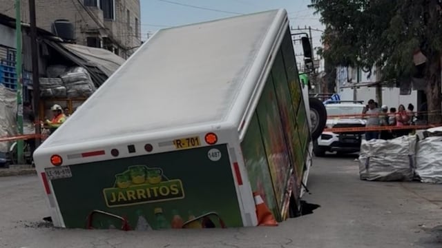 Socavón en la alcaldía Iztapalapa