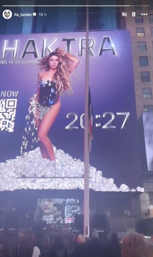 Lucien Leon Laviscount se comparte en el concierto de Shakira.