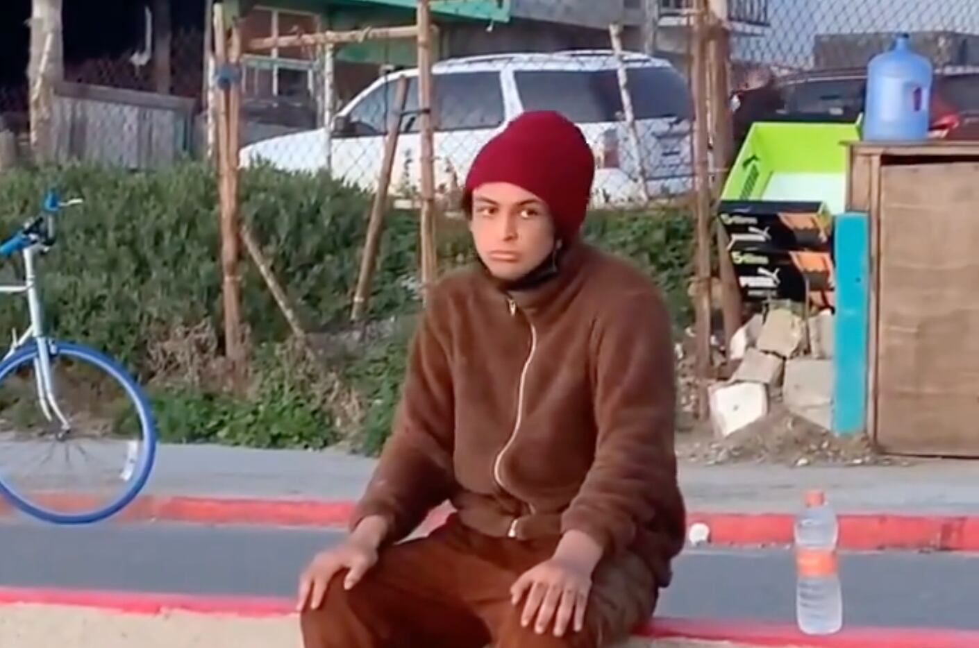 Aventó a un sujeto que miraba el atardecer y fue encontrado muerto un día después