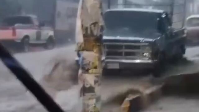 Tlalpan sufre inundaciones por fuertes lluvias en CDMX