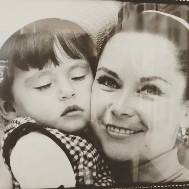 Raúl Araiza junto a su madre