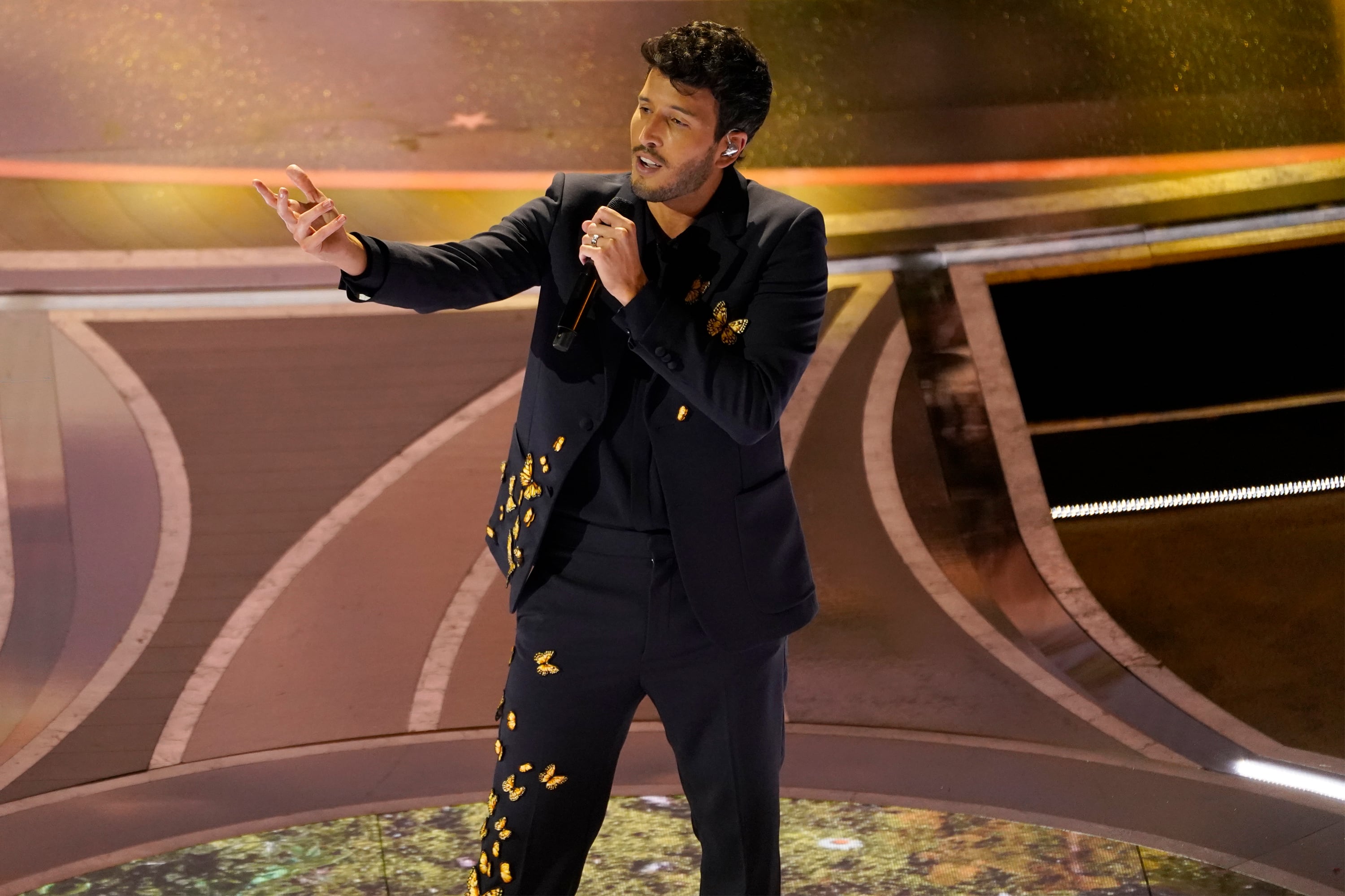 Sebastian Yatra en los Oscar 2022