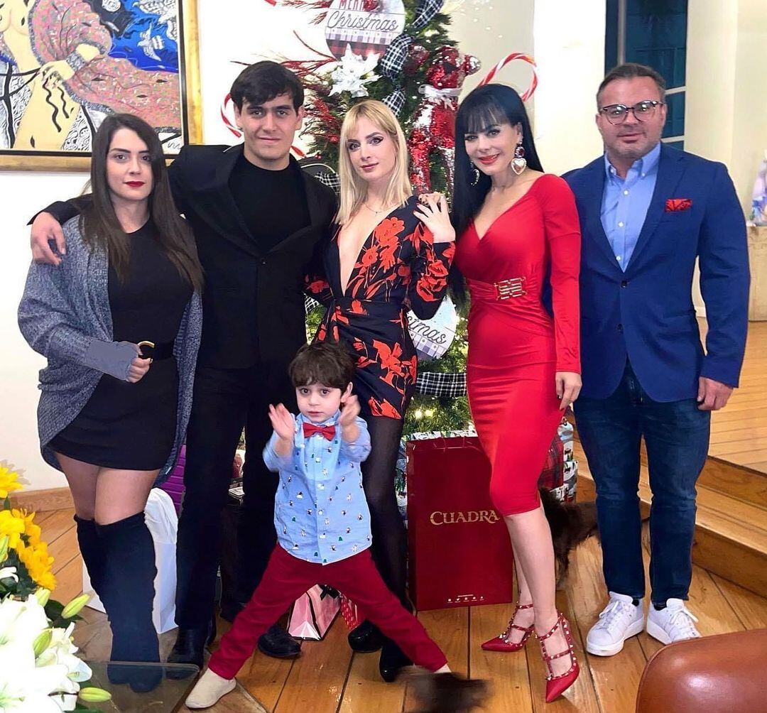 Maribel Guardia y su familia